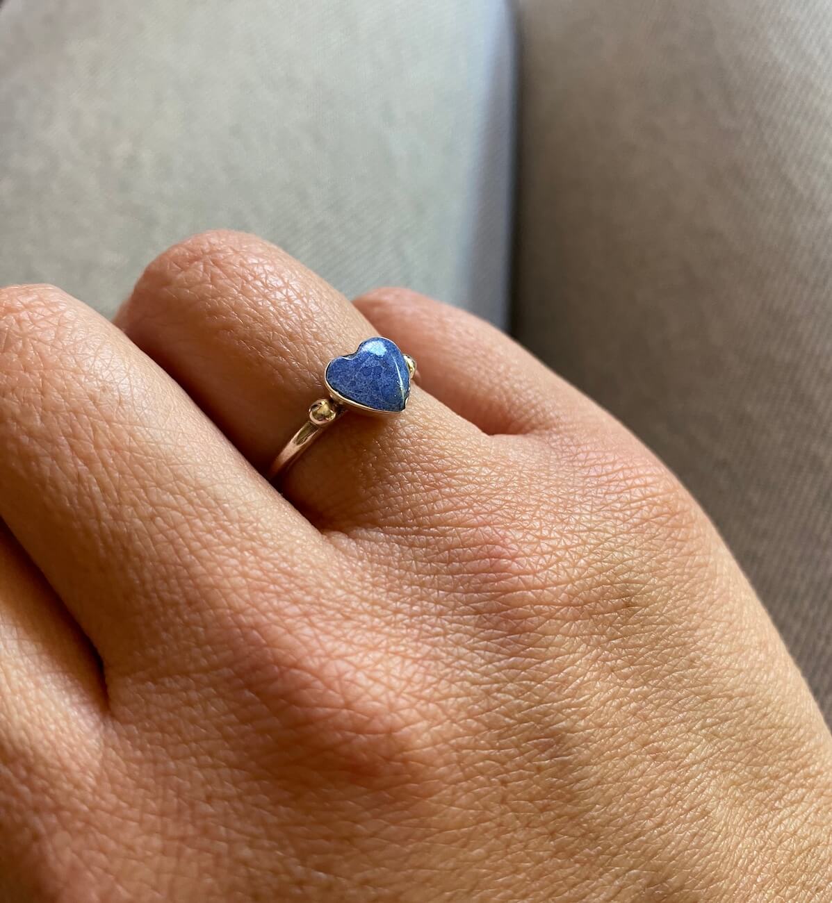 Anillo UNA Corazonada Lapislázuli